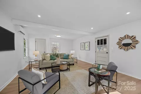 Living - 302 Cagle Cv, Sylva, NC 28779 photo 2 of 7