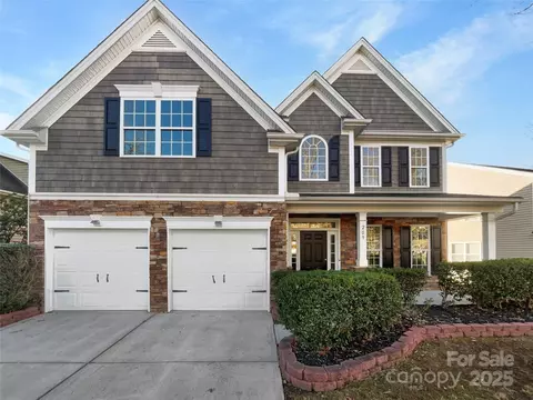 209 Minitree Ln, Charlotte, NC 28214