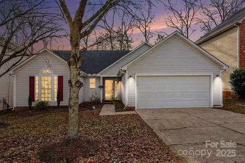 6652 Allness Glen Ln, Charlotte, NC 28269