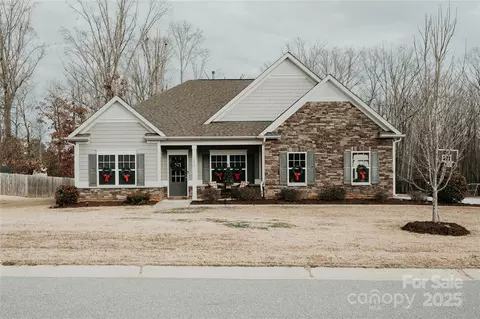 155 Autumn Mist Rd, Statesville, NC 28677