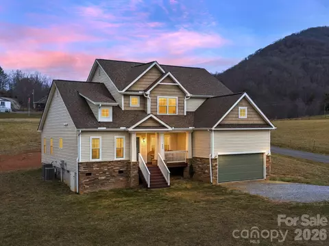 Exterior - 343 Rocky Lane Rd, Clyde, NC 28721 photo 1 of 4