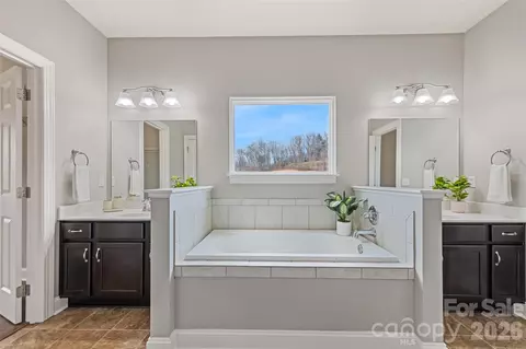 Bath - 343 Rocky Lane Rd, Clyde, NC 28721 photo 1 of 2