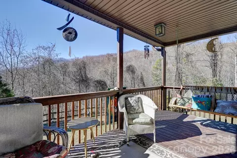 2 Ruffed Grouse Dr, Weaverville, NC 28787