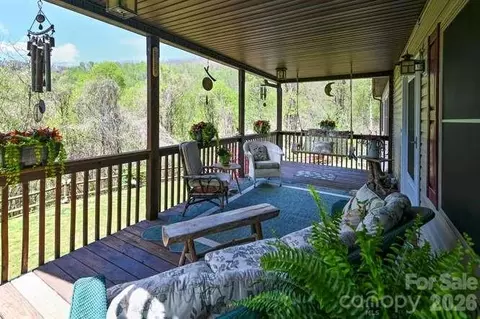 2 Ruffed Grouse Dr, Weaverville, NC 28787
