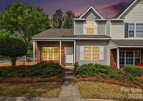 3201 Blythe Ridge Ct, Charlotte, NC 28213