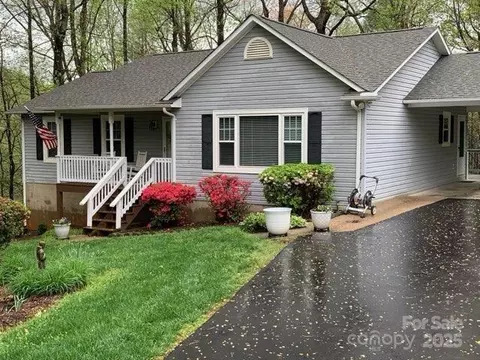 128 Ridgewood 208 Way #208, Marion, NC 28752