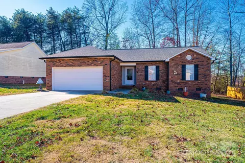 818 Gemcrest Ne Dr NE, Conover, NC 28613