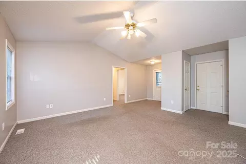 818 Gemcrest Ne Dr NE, Conover, NC 28613 photo 6