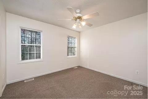 818 Gemcrest Ne Dr NE, Conover, NC 28613 photo 18