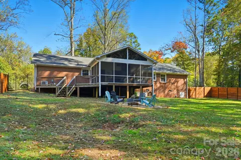 4274 Sunnydell Dr, Winston Salem, NC 27106