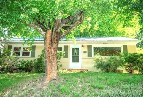 184 London Rd, Asheville, NC 28803