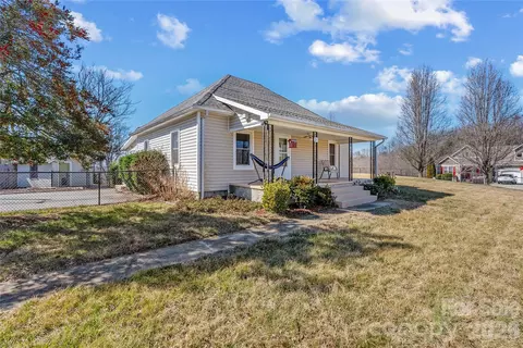 21 Ben Owenby Rd, Fairview, NC 28730