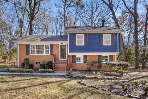 2418 Vista Dr, Charlotte, NC 28212