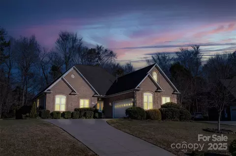 1305 Wrenwood Ct, Salisbury, NC 28146