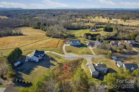 21 Greenway Dr, Granite Falls, NC 28630