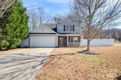 9404 Quilting Bee Ln, Charlotte, NC 28216
