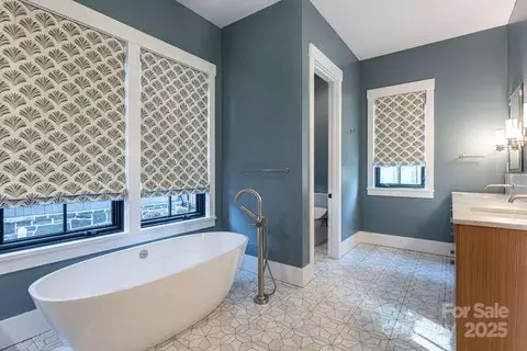 Bath - 131 Lodestone Dr, Sylva, NC 28779 photo 4 of 8