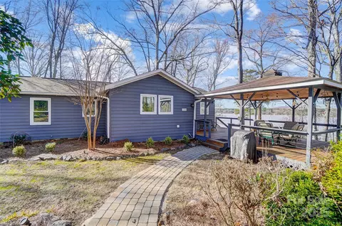 17424 Grasshopper Ln, Charlotte, NC 28278