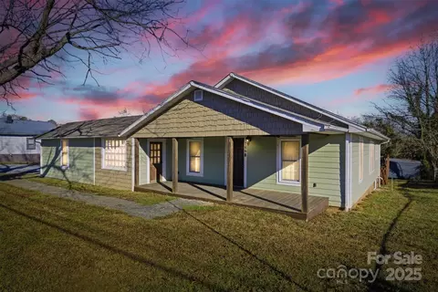 166 Duke St, Granite Falls, NC 28630