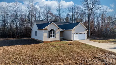 2284 Timberland Hills Dr, Newton, NC 28658