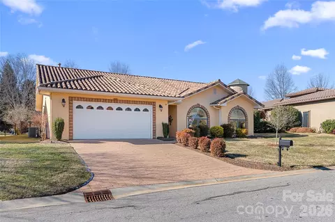 19 Pacifico Dr, Asheville, NC 28806