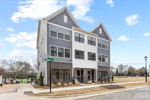 8038 Thimbleweed Cir, Charlotte, NC 28277