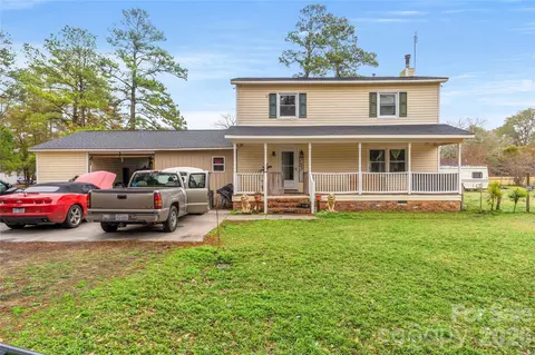 51 Lakeside Dr, Fair Bluff, NC 28439