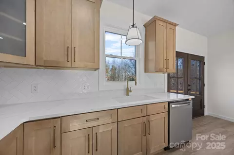 Kitchen - 95 Lexxi 3 Ln #3, Tryon, NC 28782 photo 4 of 4