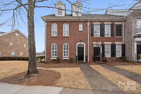 16918 Summers Walk Blvd, Davidson, NC 28036