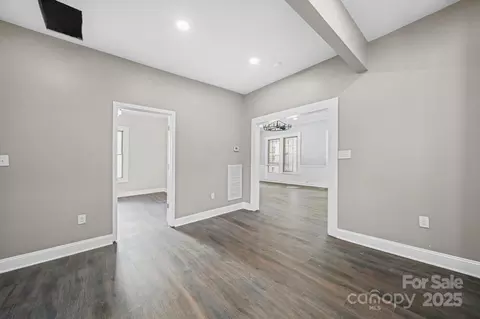 Living - 113 7th St, Spencer, NC 28159 photo 2 of 11