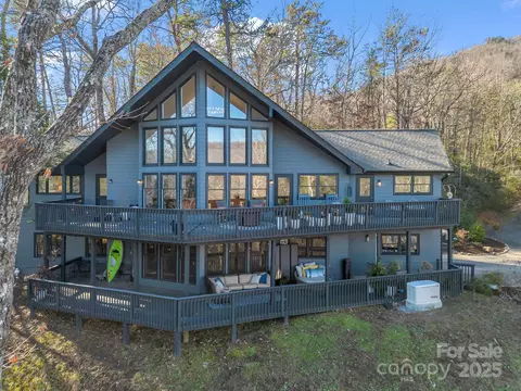 158 Rock Spring Ln, Lake Lure, NC 28746