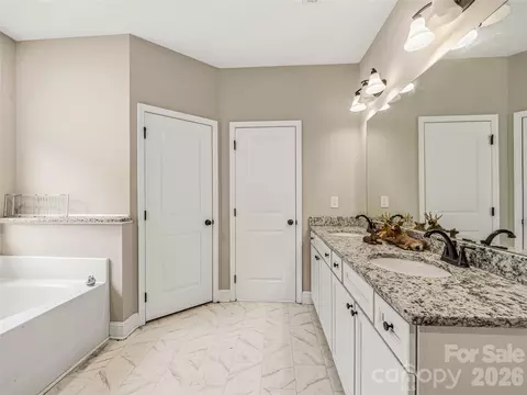 Bath - 170 Starry Night Ln, Marshall, NC 28753 photo 1 of 4