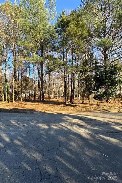 2711 Oakhurst Dr, Rock Hill, SC 29732