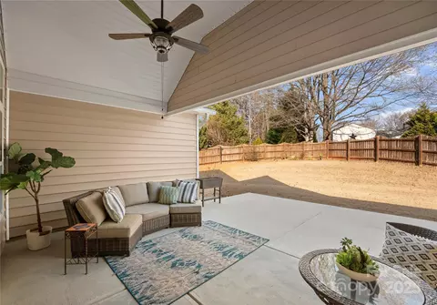 Exterior - 11624 Dunham Dr, Matthews, NC 28105 photo 1 of 5