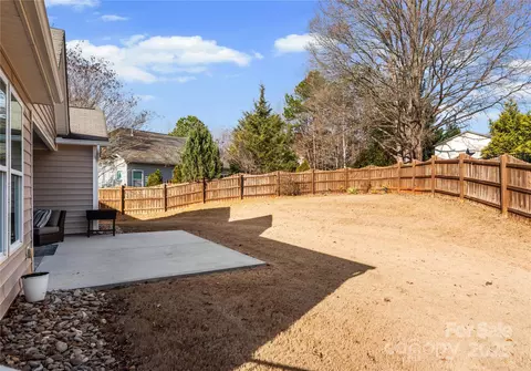 Exterior - 11624 Dunham Dr, Matthews, NC 28105 photo 3 of 5