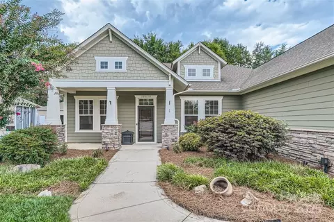 10630 Sweethaven Ln, Harrisburg, NC 28075