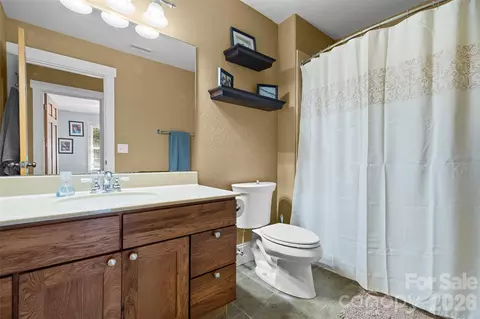 Bath - 571 Terrys Gap Rd, Fletcher, NC 28732 photo 3 of 3