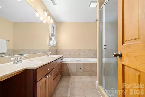 Bath - 571 Terrys Gap Rd, Fletcher, NC 28732 photo 1 of 3