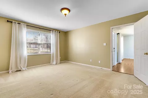 Bedroom - 3485 Overbrook Dr, Conover, NC 28613 photo 2 of 9