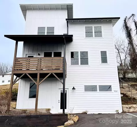1061 Riverside Dr, Asheville, NC 28804