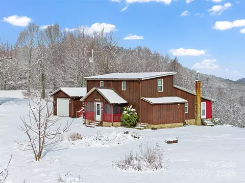 1115 Elk Wallow, Bakersville, NC 28705