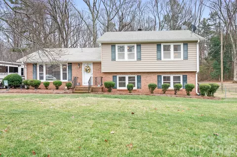 7039 Delisa Dr, Charlotte, NC 28214