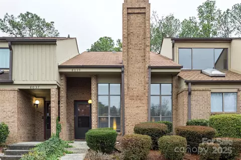 8039 Charter Oak Ln, Charlotte, NC 28226
