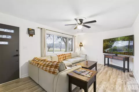 Living - 3115 Falling Creek Ne Rd NE, Hickory, NC 28601 photo 2 of 5