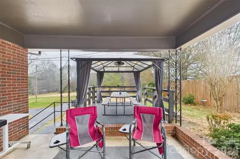 Exterior - 3115 Falling Creek Ne Rd NE, Hickory, NC 28601 photo 2 of 4