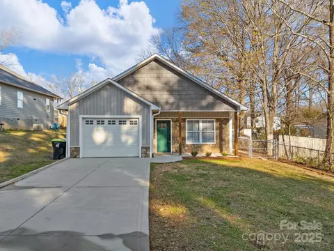 409 S Lyles Ave, Landrum, SC 29356