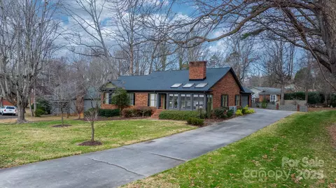 489 17th Ne Ave NE, Hickory, NC 28601