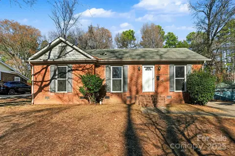 7125 Covecreek Dr, Charlotte, NC 28215