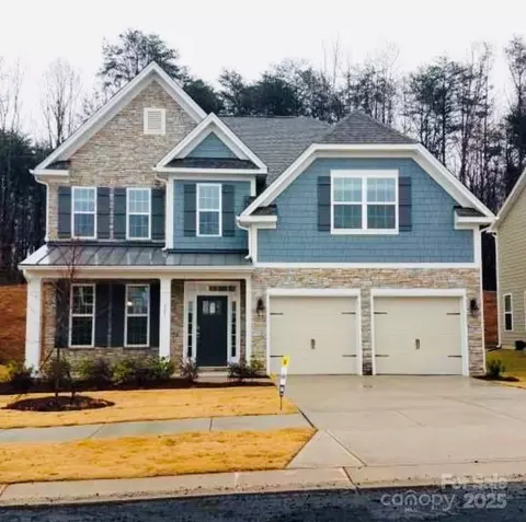 121 Asmodean Ln, Troutman, NC 28166