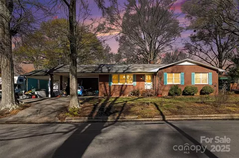 752 Pine St, Mooresville, NC 28115